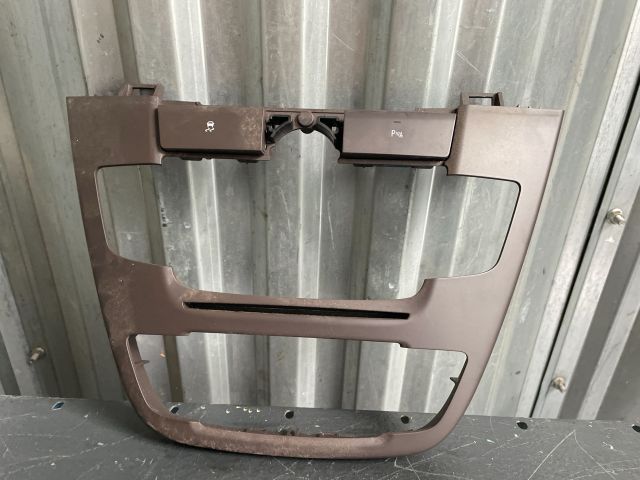 bontott OPEL INSIGNIA Rádió / CD Keret