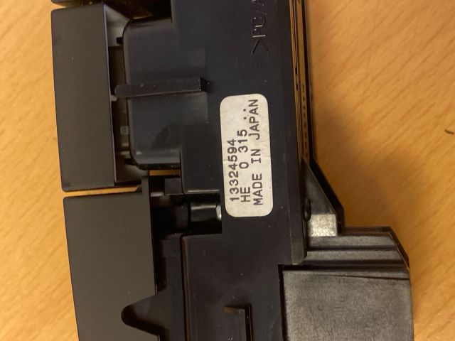 bontott OPEL INSIGNIA Vészvillogó Kapcsoló