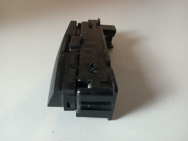 bontott OPEL INSIGNIA Vészvillogó Kapcsoló