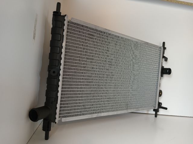 bontott OPEL KADETT Vízhűtő Radiátor (Nem klímás)
