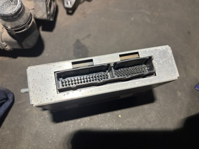 bontott OPEL KADETT Motorvezérlő