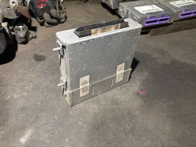 bontott OPEL KADETT Motorvezérlő