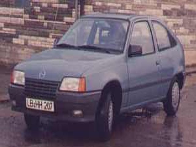 bontott OPEL KADETT Leömlő (Soros)