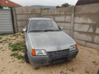 bontott OPEL KADETT Vízhűtő Radiátor (Nem klímás)