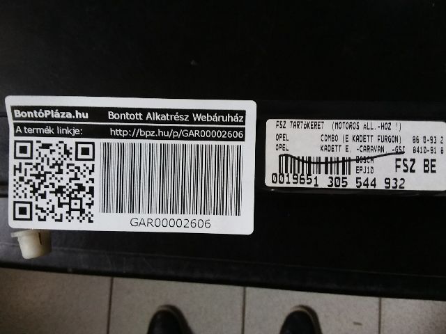 bontott OPEL KADETT Bal Fényszóró Tartó