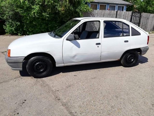 bontott OPEL KADETT Bal hátsó Ablak