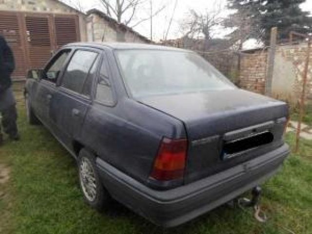 bontott OPEL KADETT Bal hátsó Fixüveg (Ajtóban)