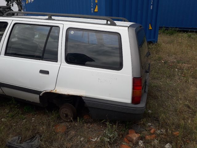 bontott OPEL KADETT Bal hátsó Külső Kilincs