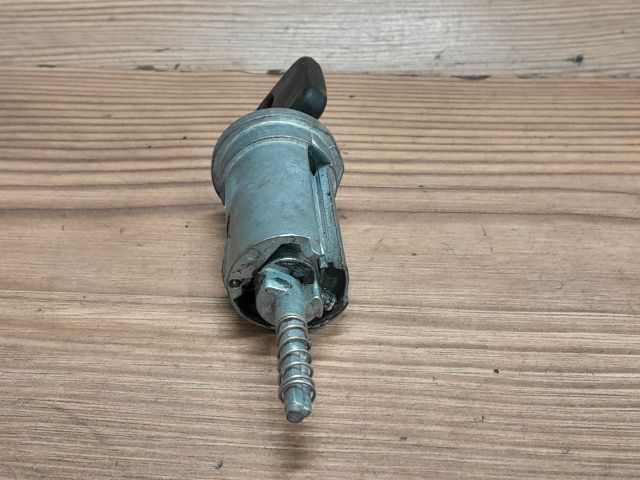 bontott OPEL KADETT Gyújtáskapcsoló Zárbetét