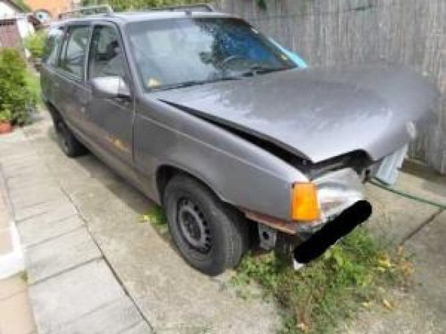 bontott OPEL KADETT Jobb hátsó Ablak