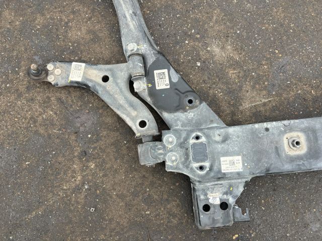 bontott OPEL KARL Első Bölcső