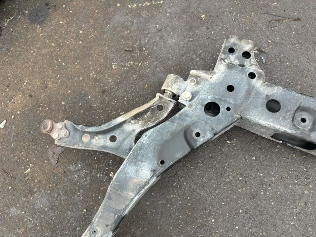 bontott OPEL KARL Első Bölcső