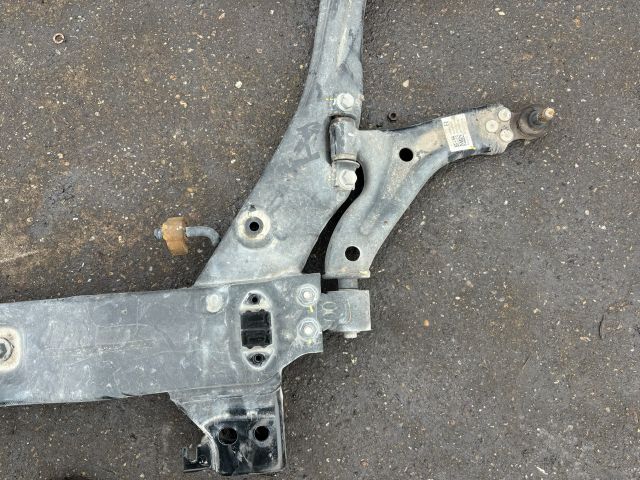 bontott OPEL KARL Első Bölcső