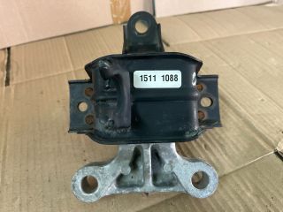 bontott OPEL KARL Motor Tartó Bak (Pozíciófüggetlen)