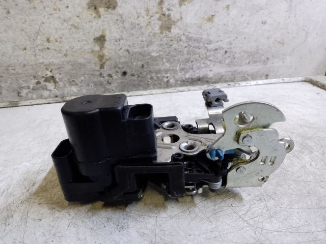 bontott OPEL KARL Bal első Ajtózár