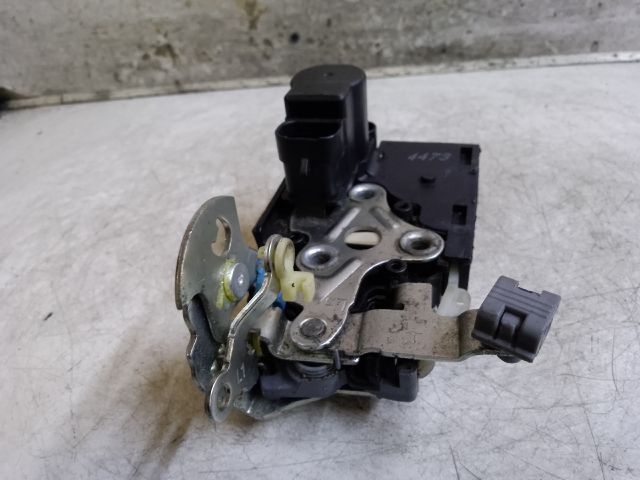 bontott OPEL KARL Bal első Ajtózár