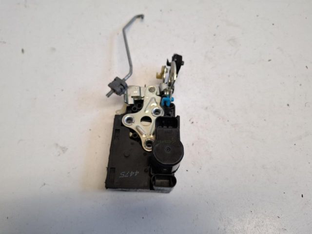 bontott OPEL KARL Bal hátsó Ajtózár