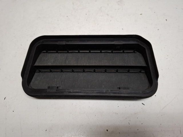 bontott OPEL KARL Csomagtér Szellőző Hátsó