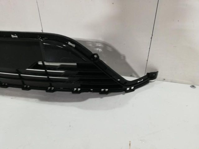 bontott OPEL KARL Első Lökhárító Alsó Középső Díszrács