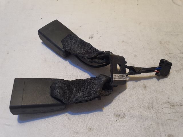 bontott OPEL KARL Hátsó középső Biztonsági Öv