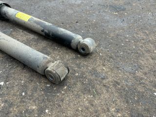 bontott OPEL KARL Hátsó Lengéscsillapító Pár