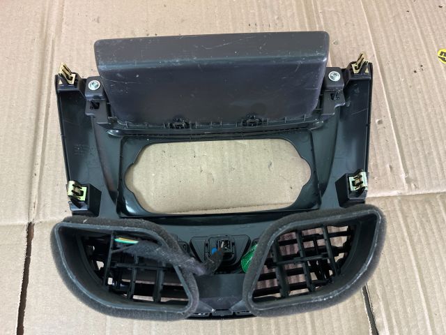 bontott OPEL KARL Középső Szellőző