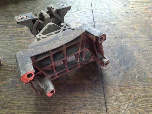 bontott OPEL MERIVA A Motor Tartó Bak (Fém)