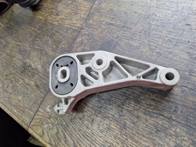 bontott OPEL MERIVA A Váltó Tartó Bak (Pozíciófüggetlen)