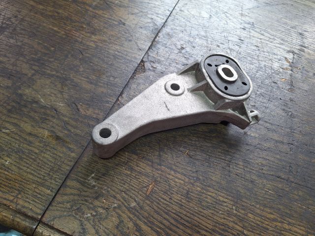 bontott OPEL MERIVA A Váltó Tartó Bak (Pozíciófüggetlen)