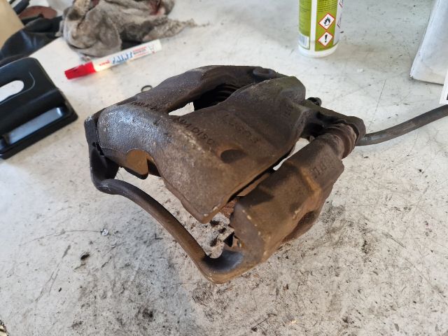 bontott OPEL MERIVA A Bal első Féknyereg Munkahengerrel