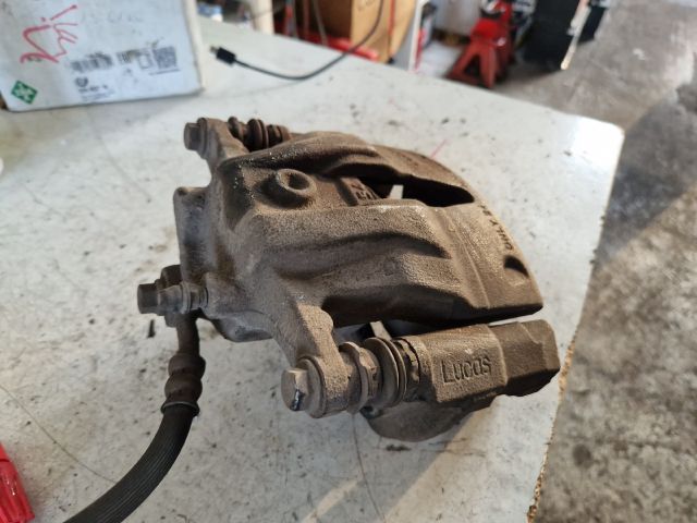 bontott OPEL MERIVA A Jobb első Féknyereg Munkahengerrel