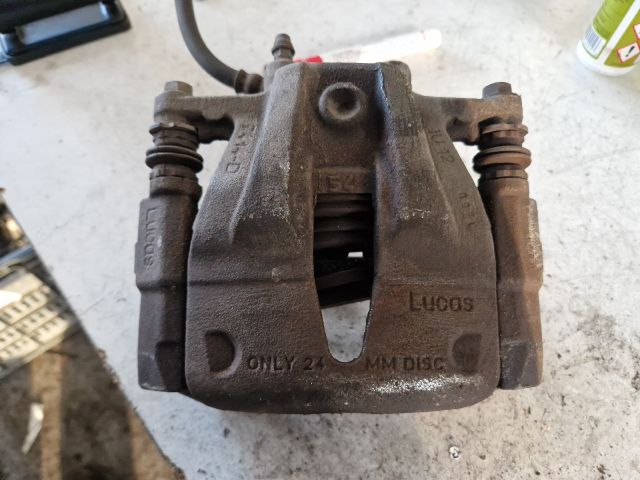 bontott OPEL MERIVA A Jobb első Féknyereg Munkahengerrel