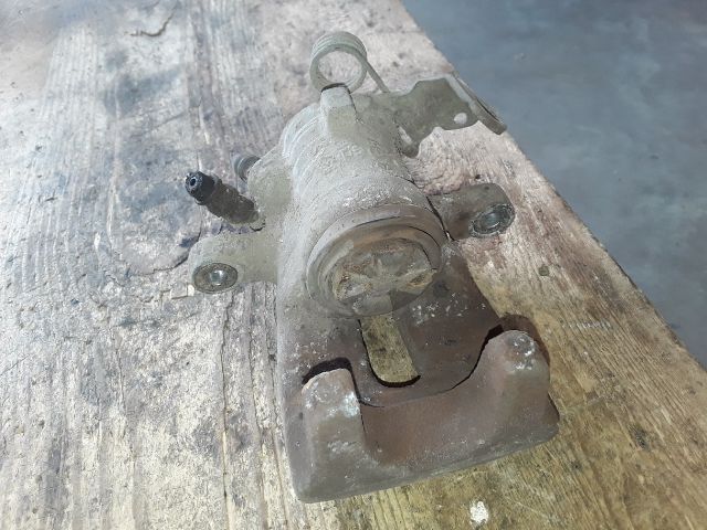 bontott OPEL MERIVA A Jobb hátsó Féknyereg Munkahengerrel