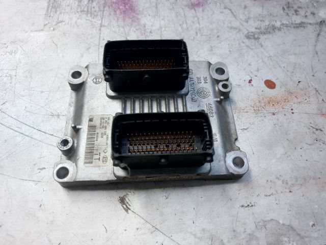 bontott OPEL MERIVA A Motorvezérlő