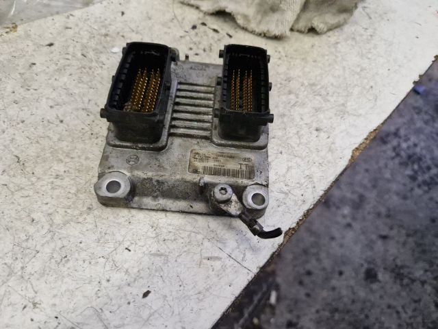 bontott OPEL MERIVA A Motorvezérlő