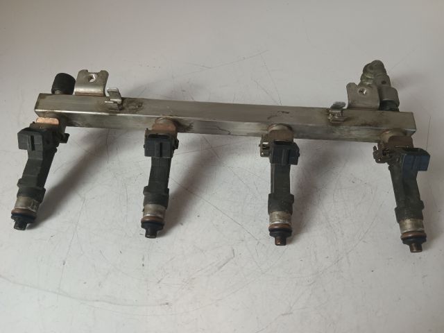 bontott OPEL MERIVA A Porlasztó Sor / Híd