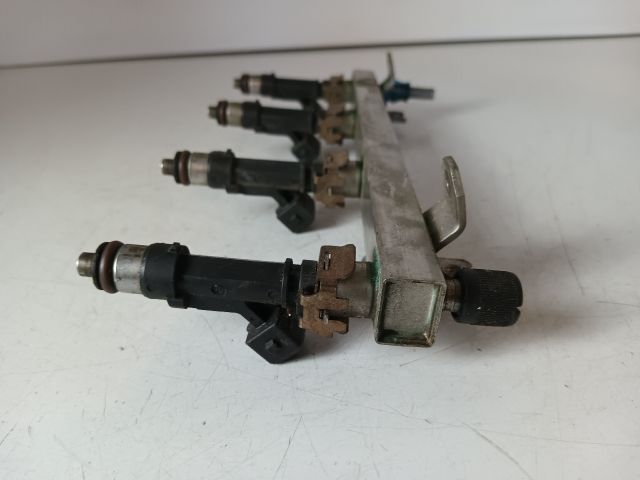 bontott OPEL MERIVA A Porlasztó Sor / Híd