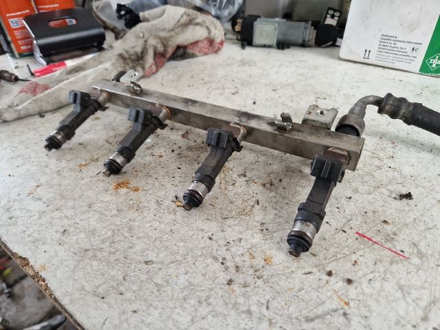 bontott OPEL MERIVA A Porlasztó Sor / Híd