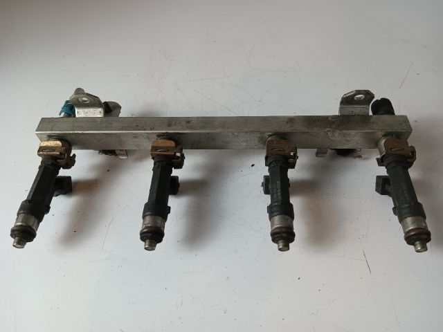 bontott OPEL MERIVA A Porlasztó Sor / Híd