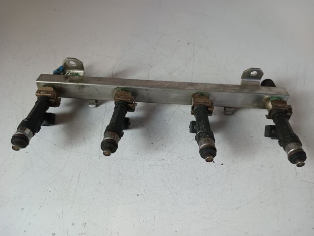 bontott OPEL MERIVA A Porlasztó Sor / Híd