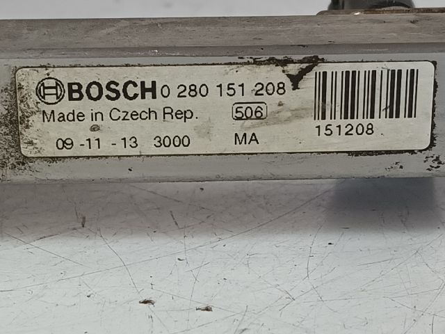 bontott OPEL MERIVA A Porlasztó Sor / Híd