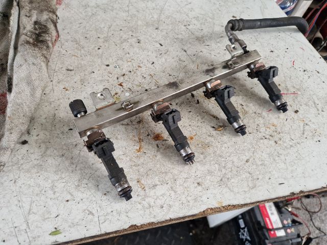 bontott OPEL MERIVA A Porlasztó Sor / Híd