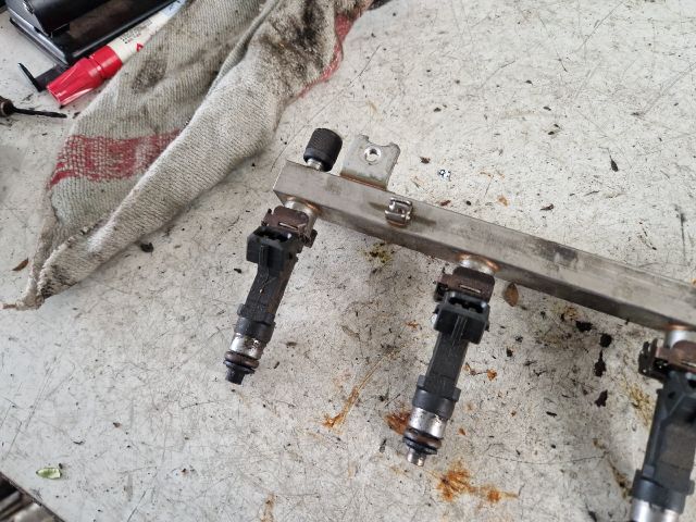 bontott OPEL MERIVA A Porlasztó Sor / Híd