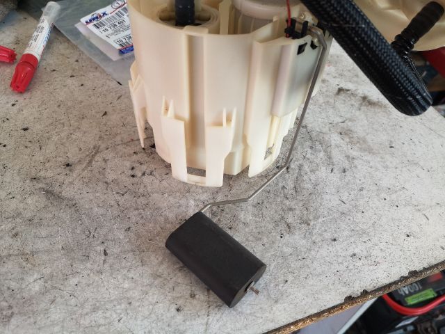 bontott OPEL MERIVA A Üzemanyag Szivattyú