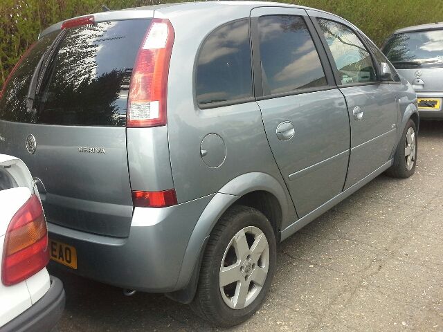 bontott OPEL MERIVA A Bal első Kerékagy