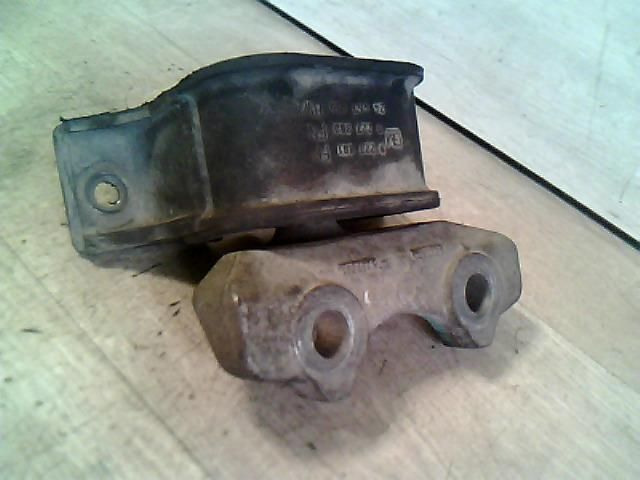 bontott OPEL MERIVA A Motor Tartó Bak Jobb