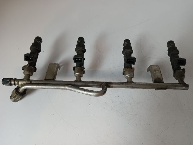 bontott OPEL MERIVA A Porlasztó Sor / Híd