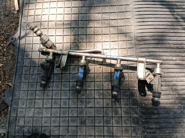 bontott OPEL MERIVA A Porlasztó Sor / Híd