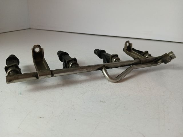 bontott OPEL MERIVA A Porlasztó Sor / Híd