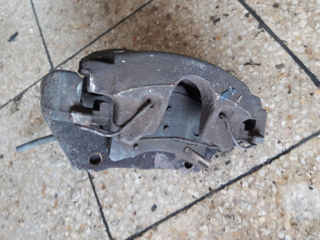 bontott OPEL MERIVA A Jobb első Féknyereg Munkahengerrel